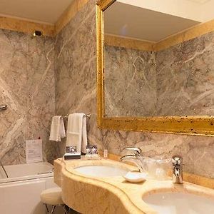 Suite executive